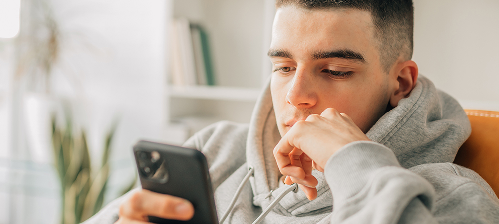 Majority of parents want phone-free school policies as student distraction crisis reaches tipping point 