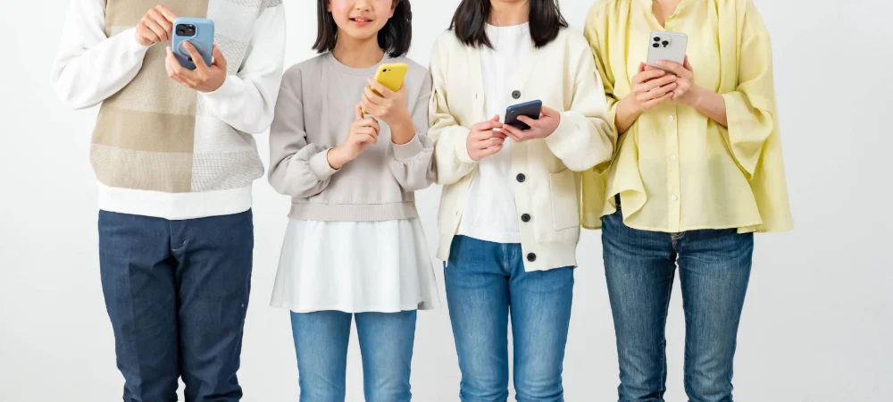 Luxor Workspaces introduces CellGuard Phone Pouch as schools expand cellphone restrictions